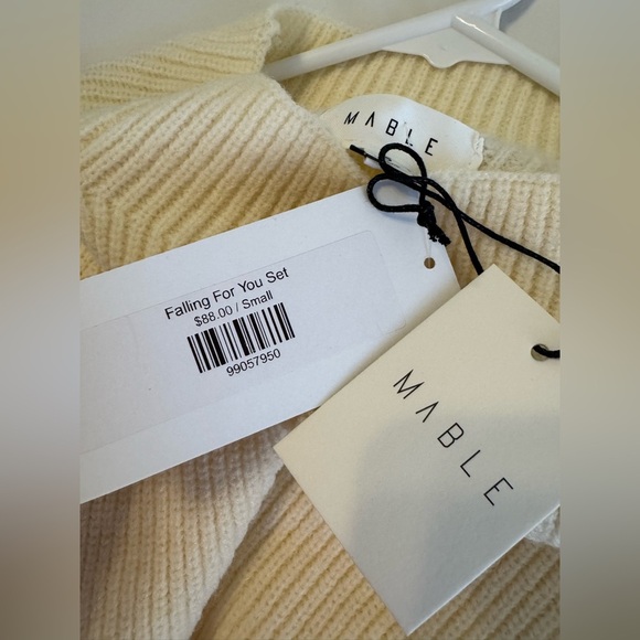 NWT Mable Carter Long Sleeve Sweater Knit Top And Flare Skirt Set- Size Small - Picture 10 of 13